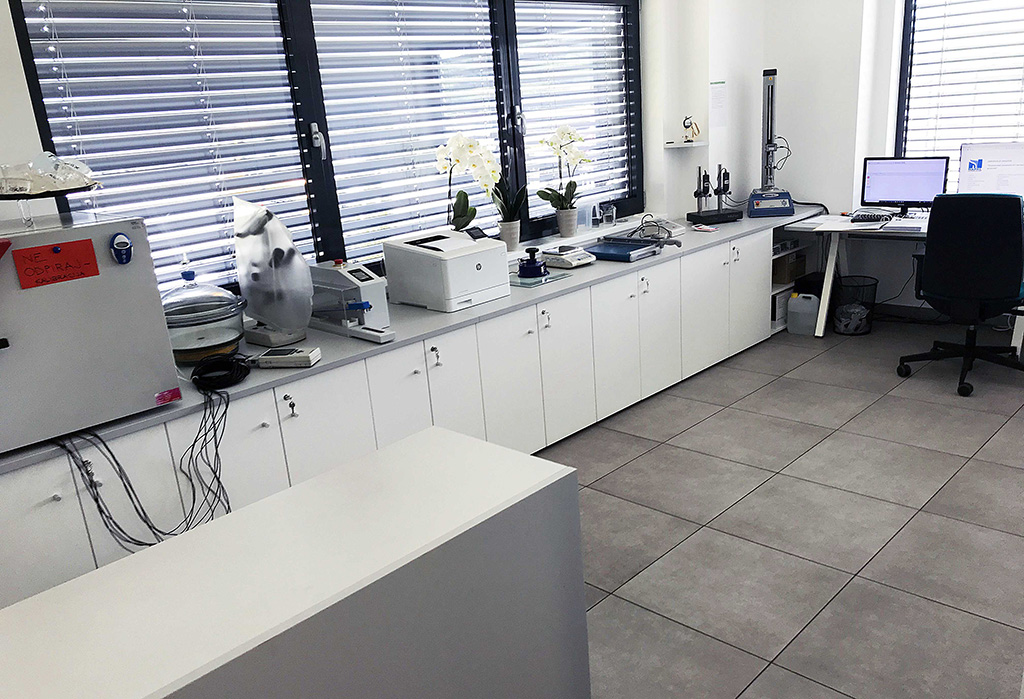 Laboratorij3.4.2023